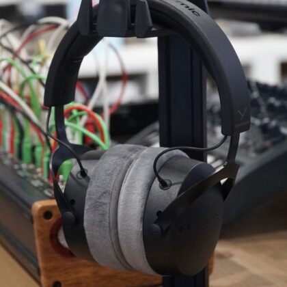 Arc Headphone Stand